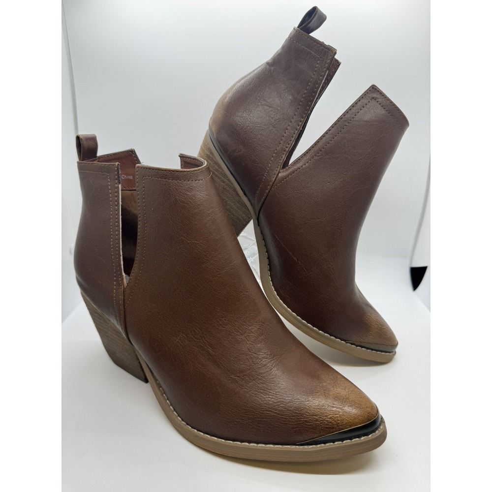 Not Rated Womens Brown Ankle Boots Size 9.5 Metal Accent On Toe And Heel